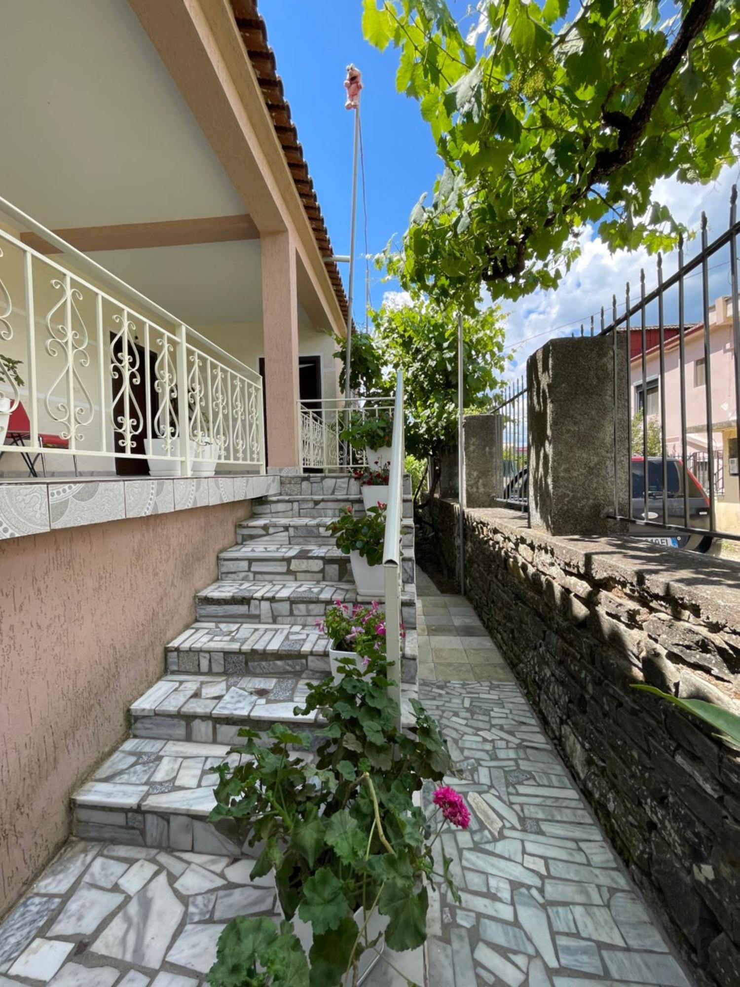 Eljos House Permet Hotel ภายนอก รูปภาพ