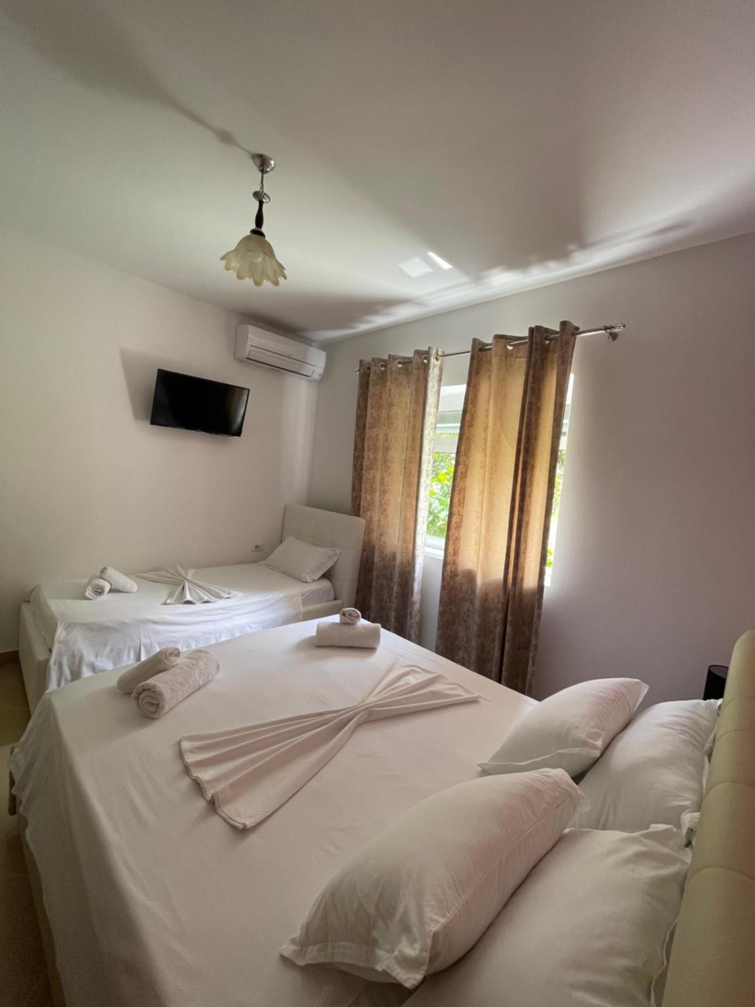 Eljos House Permet Hotel ภายนอก รูปภาพ